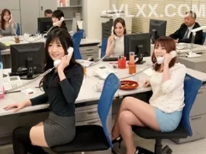 Tan ca là vô nhà nghỉ cùng em đồng nghiệp
